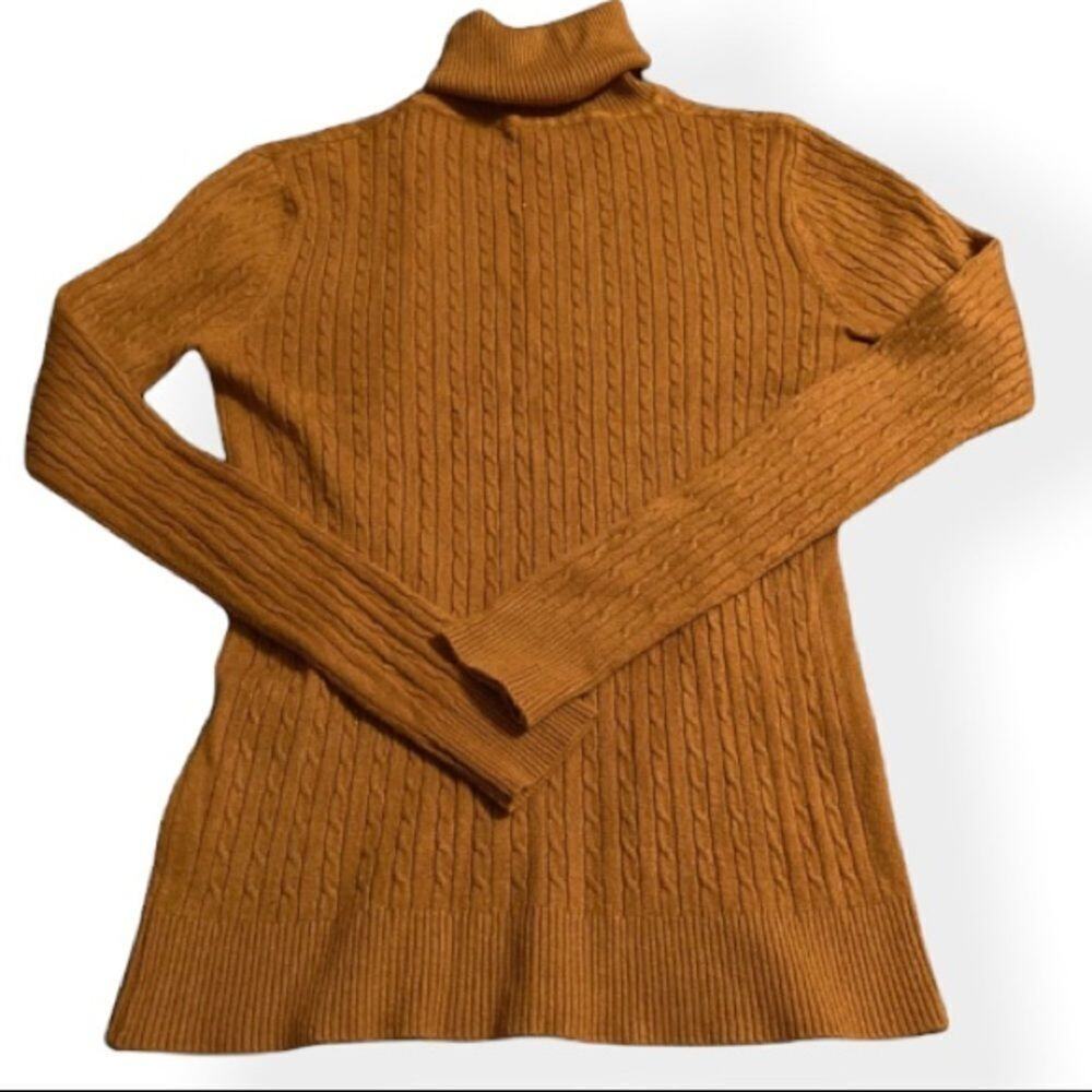 Small sweater light brown turtle neck